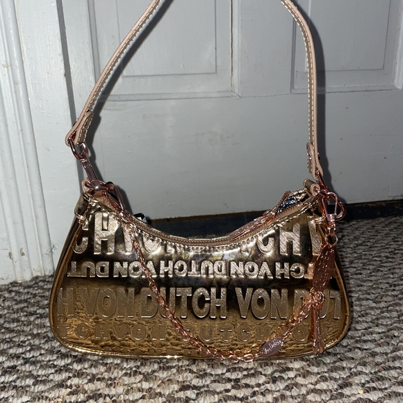 🆕️Von Dutch Gold Metallic Mini Shoulder Bag Y2K Logo Purse w/ Chain Strap - Picture 4 of 12
